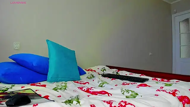  Luna Ly online show from 01.01.25