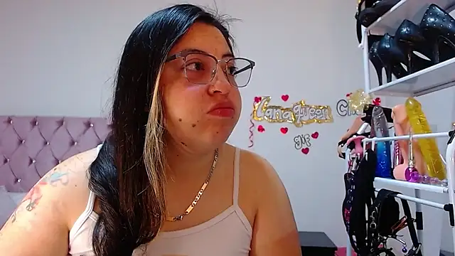 Snapshot of lanaqueen699 chatting on 10.10.25 lanaqueen699 online show from 10.10.25