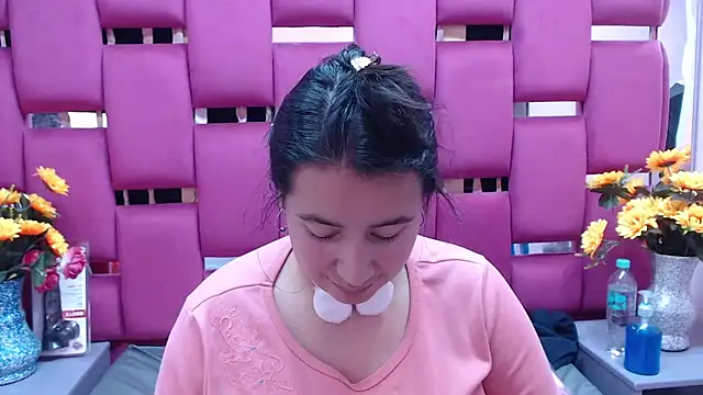 NaomyPrinces online show from 12.23.24