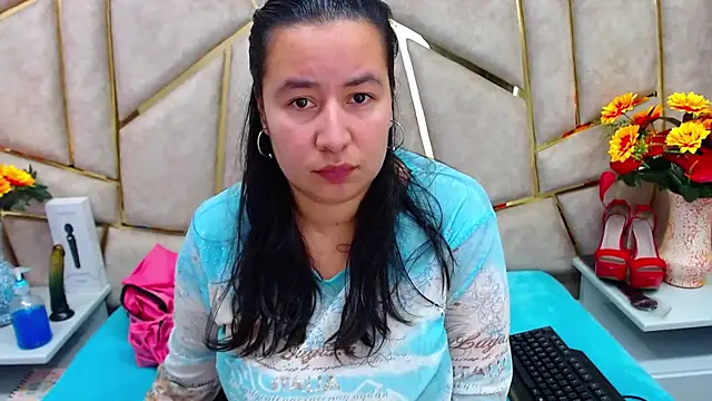 NaomyPrinces online show from 02.17.25