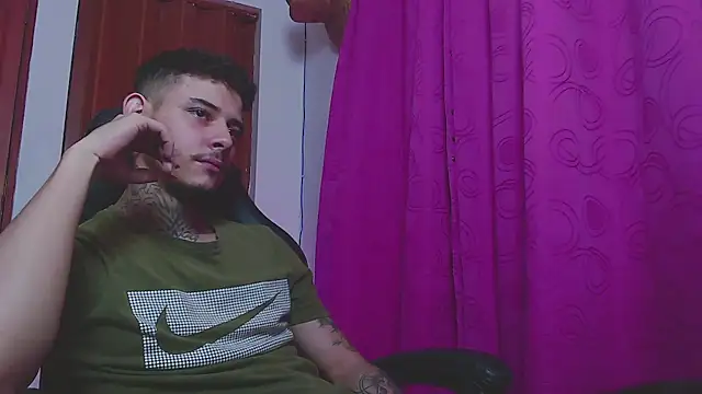 Snapshot of Ceder-Calistenes chatting on 11.23.25 Ceder-Calistenes online show from 11.23.25