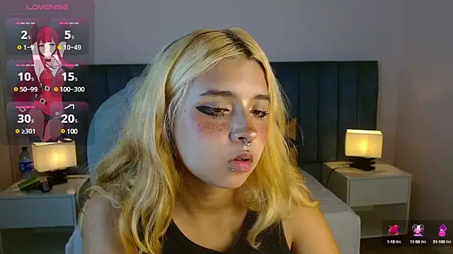 Snapshot of april_bunnyy chatting on 02.07.25 april bunnyy online show from 02.07.25