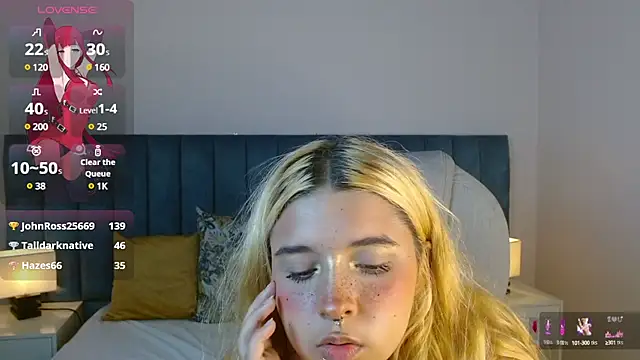 Snapshot of april_bunnyy chatting on 02.19.25 april bunnyy online show from 02.19.25