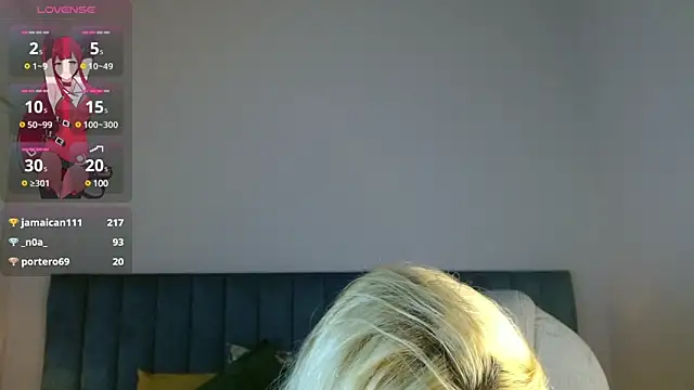 Snapshot of april_bunnyy chatting on 03.20.25 april bunnyy online show from 03.20.25