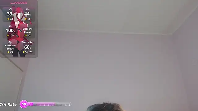 Snapshot of april_bunnyy chatting on 10.17.25 april bunnyy online show from 10.17.25