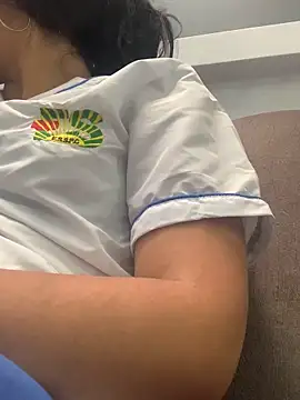 Larabrooks online show from 10.17.25