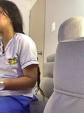 Larabrooks online show from 11.04.25