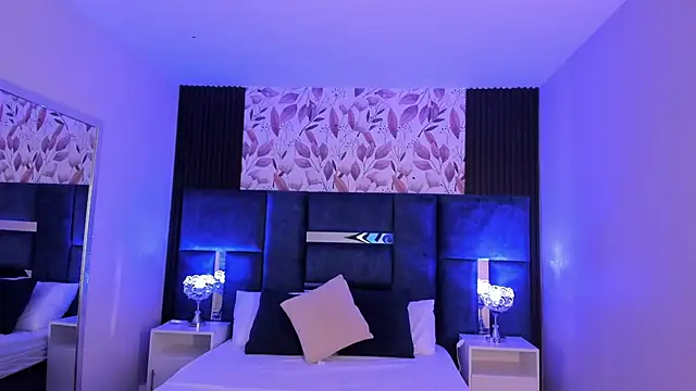 Larabrooks online show from 11.11.25