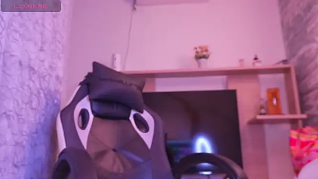 Melany Luv online show from 04.13.26