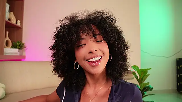 Snapshot of OSHUN_ chatting on 03.27.26 OSHUN online show from 03.27.26