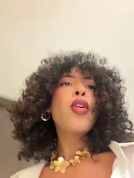 Snapshot of OSHUN_ chatting on 03.29.26 OSHUN online show from 03.29.26