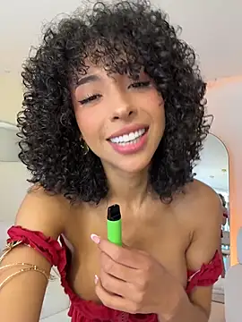 Snapshot of OSHUN_ chatting on 05.17.26 OSHUN online show from 05.17.26