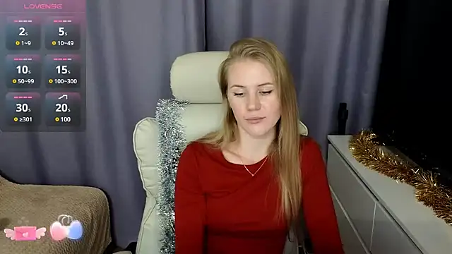 Snapshot of IsabelAllen chatting on 12.21.24 IsabelAllen online show from 12.21.24