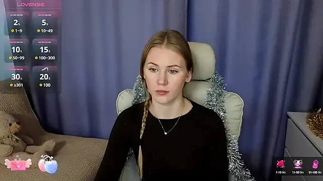 Snapshot of IsabelAllen chatting on 12.27.24 IsabelAllen online show from 12.27.24