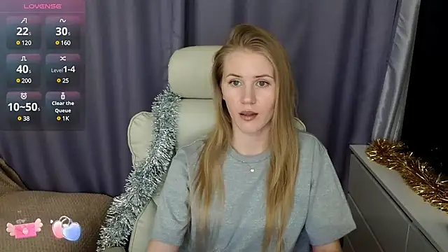 Snapshot of IsabelAllen chatting on 01.09.25 IsabelAllen online show from 01.09.25