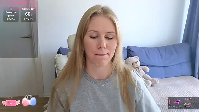 Snapshot of IsabelAllen chatting on 09.11.25 IsabelAllen online show from 09.11.25