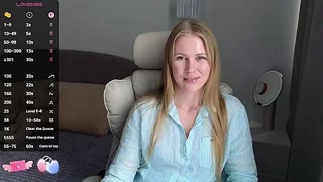 Snapshot of IsabelAllen chatting on 08.04.26 IsabelAllen online show from 08.04.26