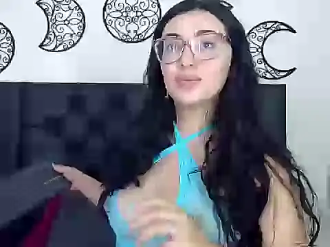 Snapshot of EvoletFMK chatting on 01.17.26 EvoletFMK online show from 01.17.26