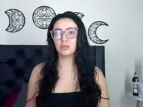 Snapshot of EvoletFMK chatting on 01.19.26 EvoletFMK online show from 01.19.26