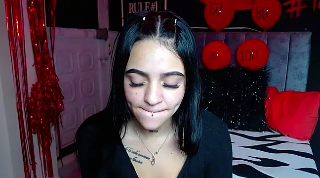 Violettasquirt online show from 03.04.25