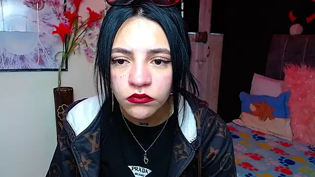 Violettasquirt online show from 11.19.25