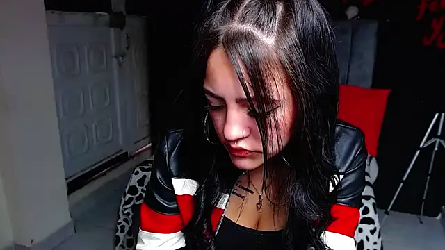 Violettasquirt online show from 03.28.26