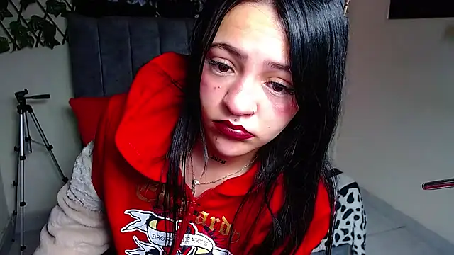 Snapshot of Violettasquirt chatting on 06.26.26 Violettasquirt online show from 06.26.26