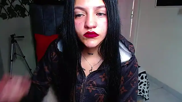 Snapshot of Violettasquirt chatting on 07.02.26 Violettasquirt online show from 07.02.26