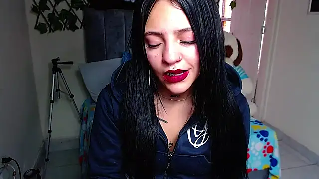 Snapshot of Violettasquirt chatting on 07.08.26 Violettasquirt online show from 07.08.26