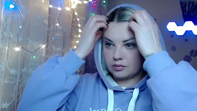 Snapshot of JewellKiss7 chatting on 02.04.26 JewellKiss7 online show from 02.04.26