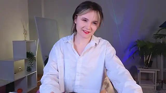 Snapshot of CiriRianonn chatting on 11.28.25 CiriRianonn online show from 11.28.25