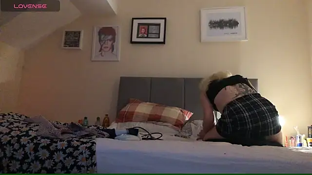 lolaisagoodtime online show from 02.15.25