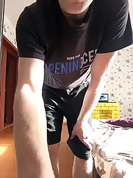 Snapshot of red_red00 chatting on 03.06.25 red red00 online show from 03.06.25