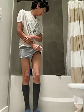 Snapshot of yfui221 chatting on 04.11.26 yfui221 online show from 04.11.26