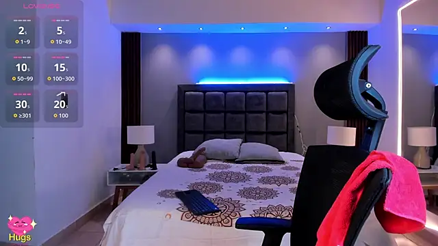 Snapshot of Susann_Ross chatting on 11.14.25 Susann Ross online show from 11.14.25