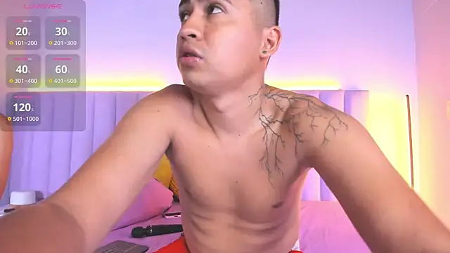 cute nahiabe online show from 12.18.24