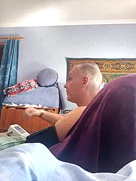 Pineapple04 online show from 09.21.25