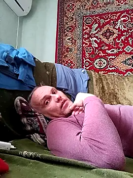 Pineapple04 online show from 10.17.25