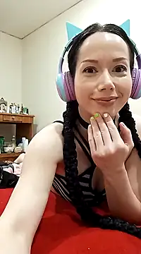 Snapshot of SashaGrinch chatting on 12.15.24 SashaGrinch online show from 12.15.24