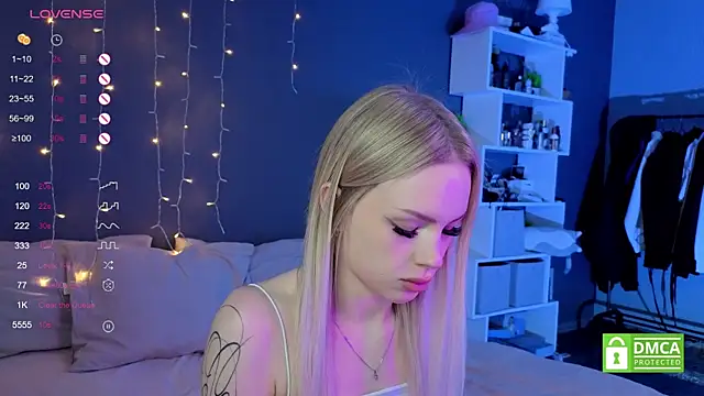 Snapshot of aneta_alisha chatting on 11.19.25 aneta alisha online show from 11.19.25