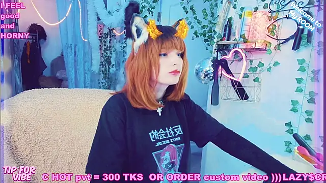 Snapshot of Toxic_Ellies chatting on 12.29.24 Toxic Ellies online show from 12.29.24