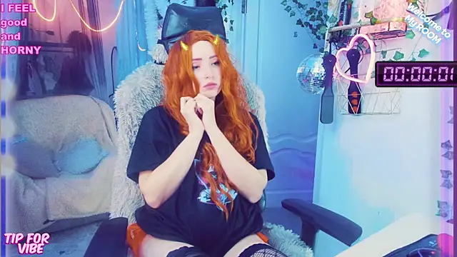 Snapshot of Toxic_Ellies chatting on 12.29.24 Toxic Ellies online show from 12.29.24