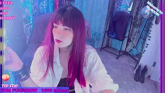 Snapshot of Toxic_Ellies chatting on 02.06.25 Toxic Ellies online show from 02.06.25