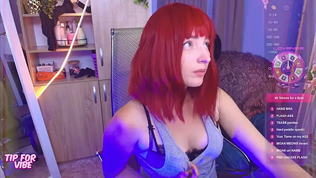 Snapshot of Toxic_Ellies chatting on 09.19.25 Toxic Ellies online show from 09.19.25