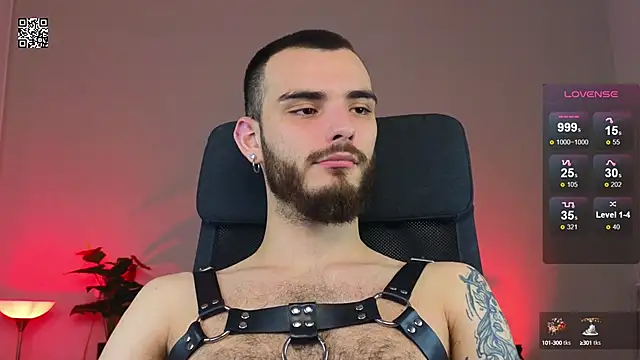 Snapshot of xteddy_bear chatting on 01.12.25 xteddy bear online show from 01.12.25