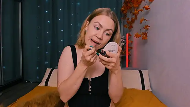 InsatiableFoxX online show from 09.29.25