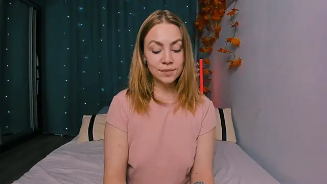 InsatiableFoxX online show from 10.23.25