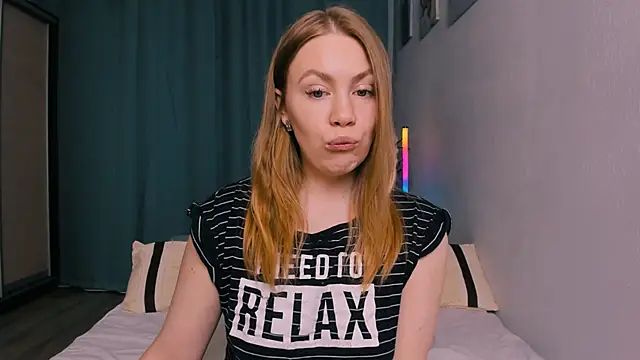 InsatiableFoxX online show from 04.08.26