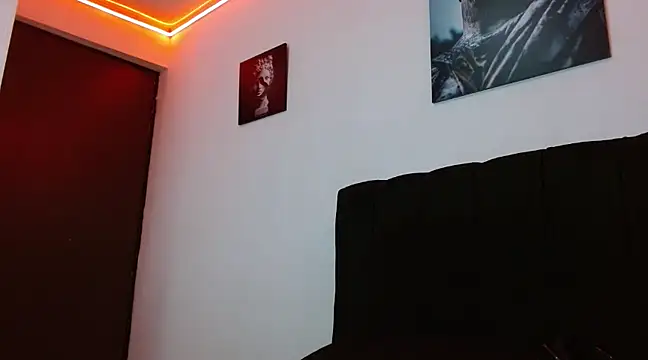 Hendry  online show from 12.10.24