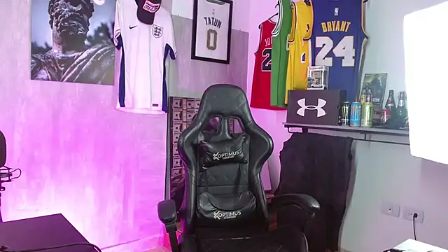 Hendry  online show from 12.17.25